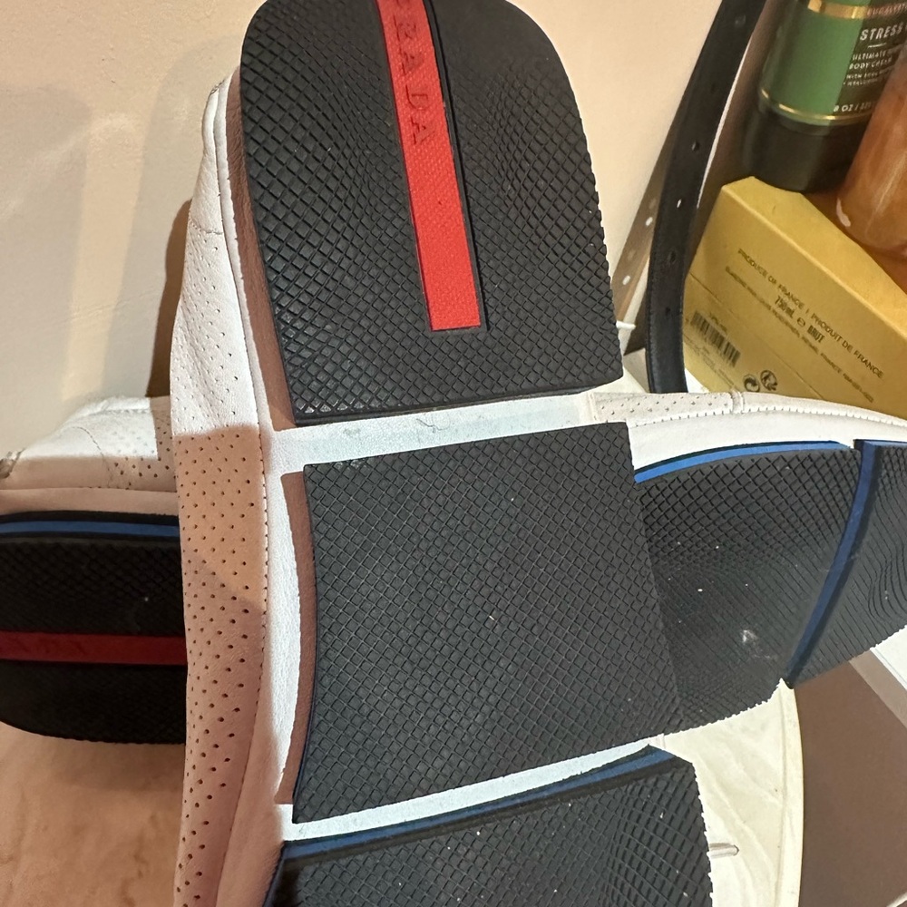 Prada Stylish White Men's Sneakers - Picture 4 of 7